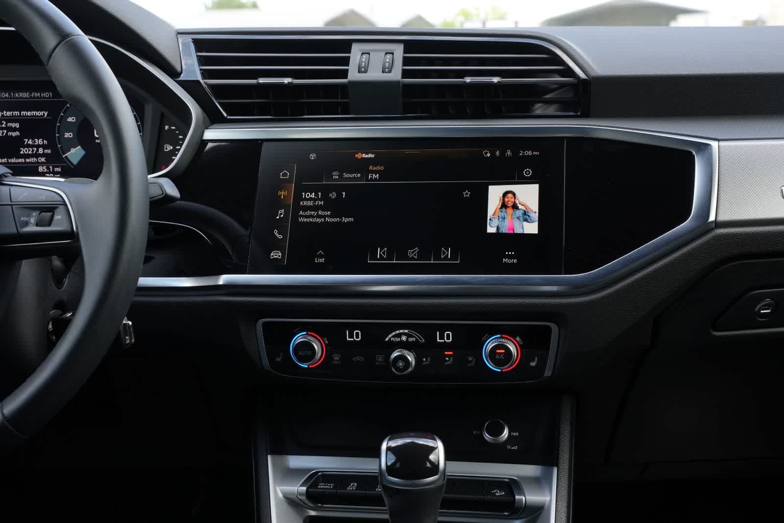 Thumbnail: 2025 Audi Q3 - 13