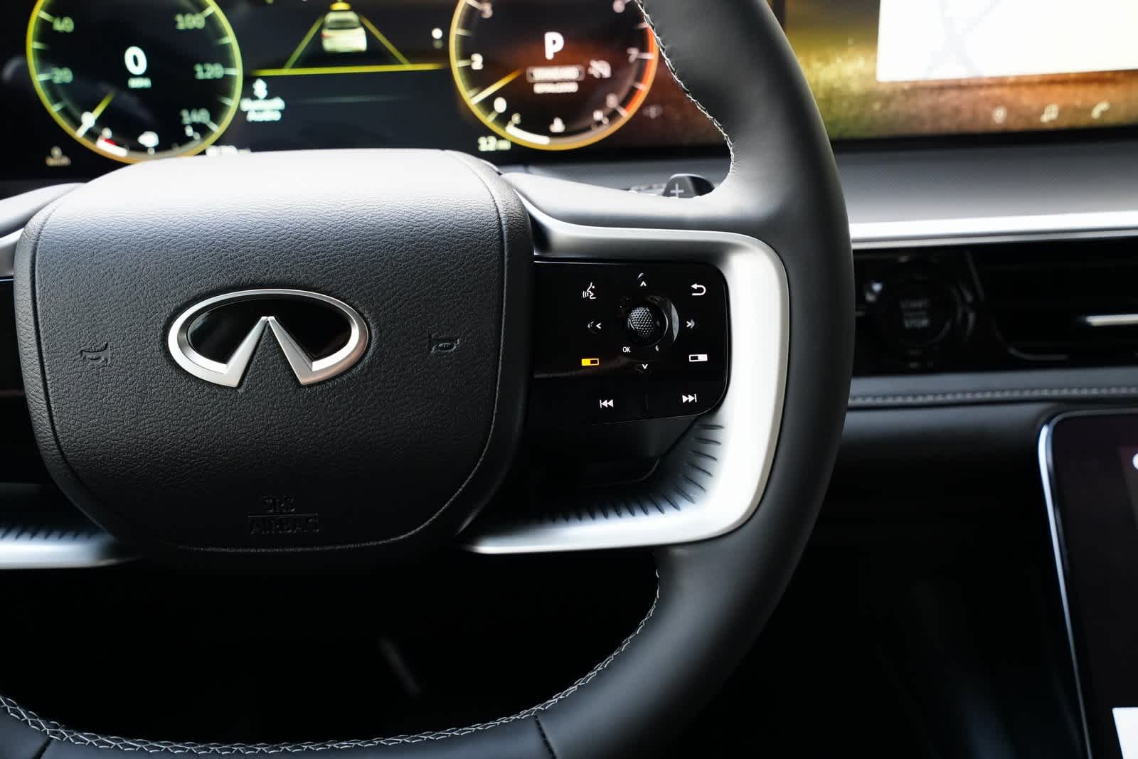 Thumbnail: 2025 INFINITI QX80 - 11