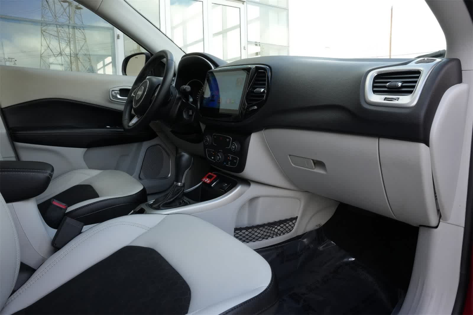 Thumbnail: 2018 Jeep Compass - 21