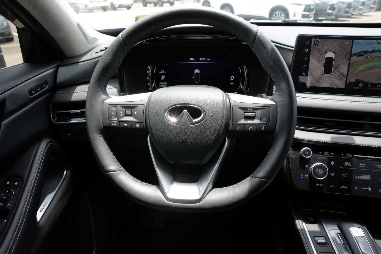 Thumbnail: 2026 INFINITI QX60 - 9