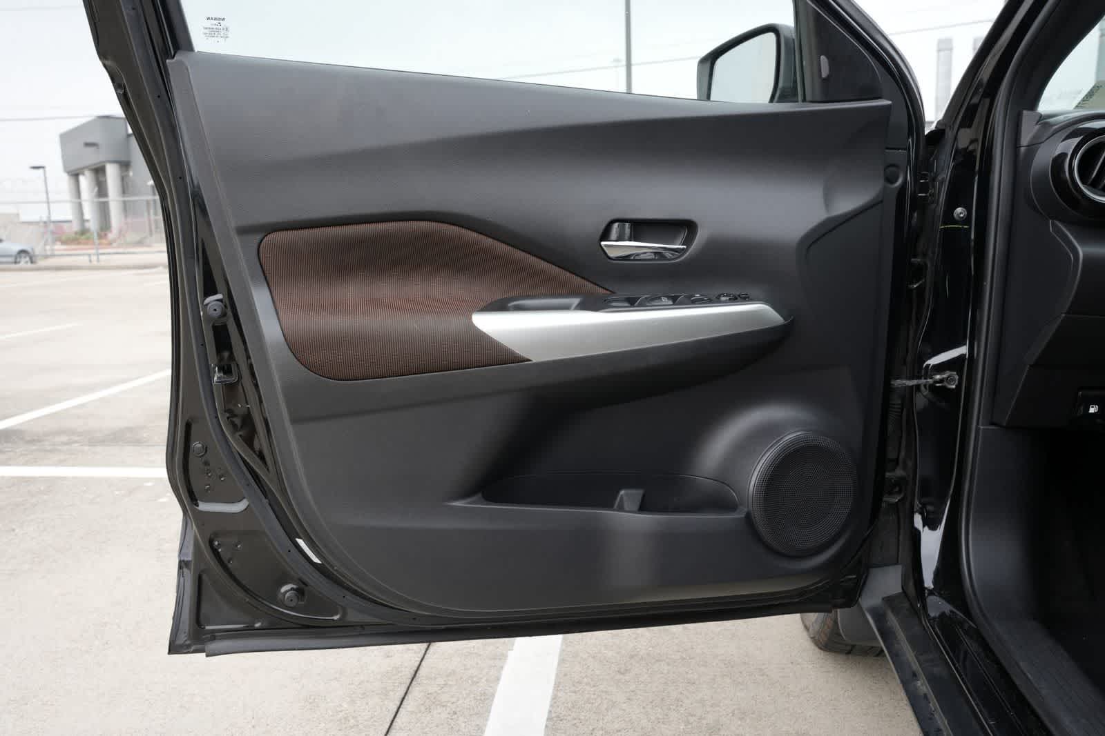 Thumbnail: 2020 Nissan Kicks - 15