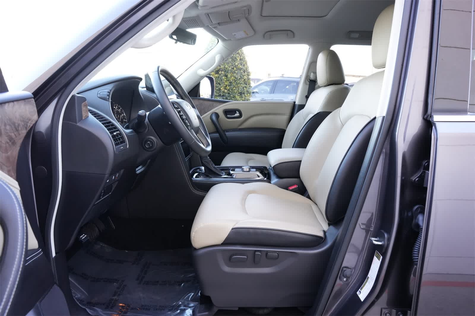 Thumbnail: 2023 INFINITI QX80 - 17