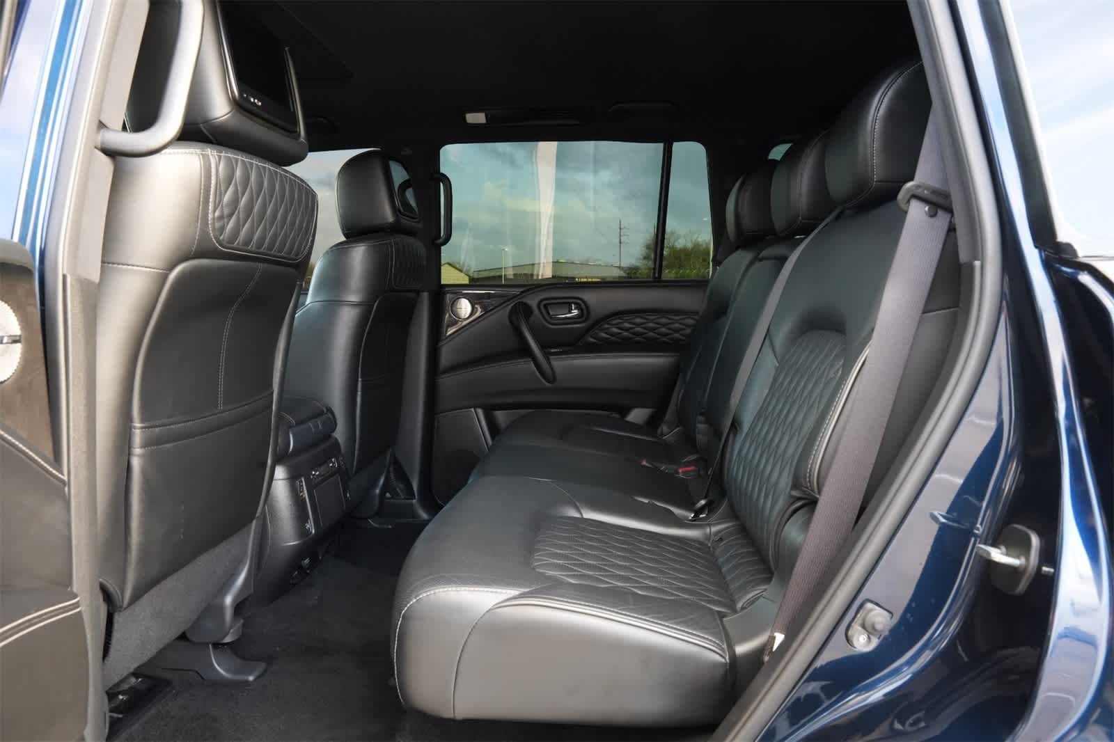 Thumbnail: 2022 INFINITI QX80 - 19