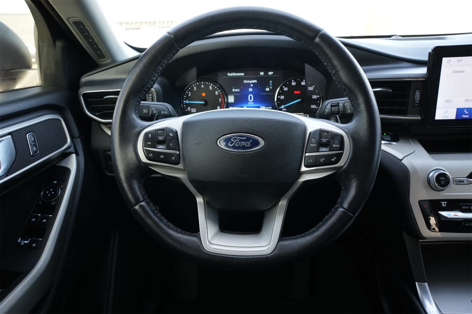 Thumbnail: 2020 Ford Explorer - 9