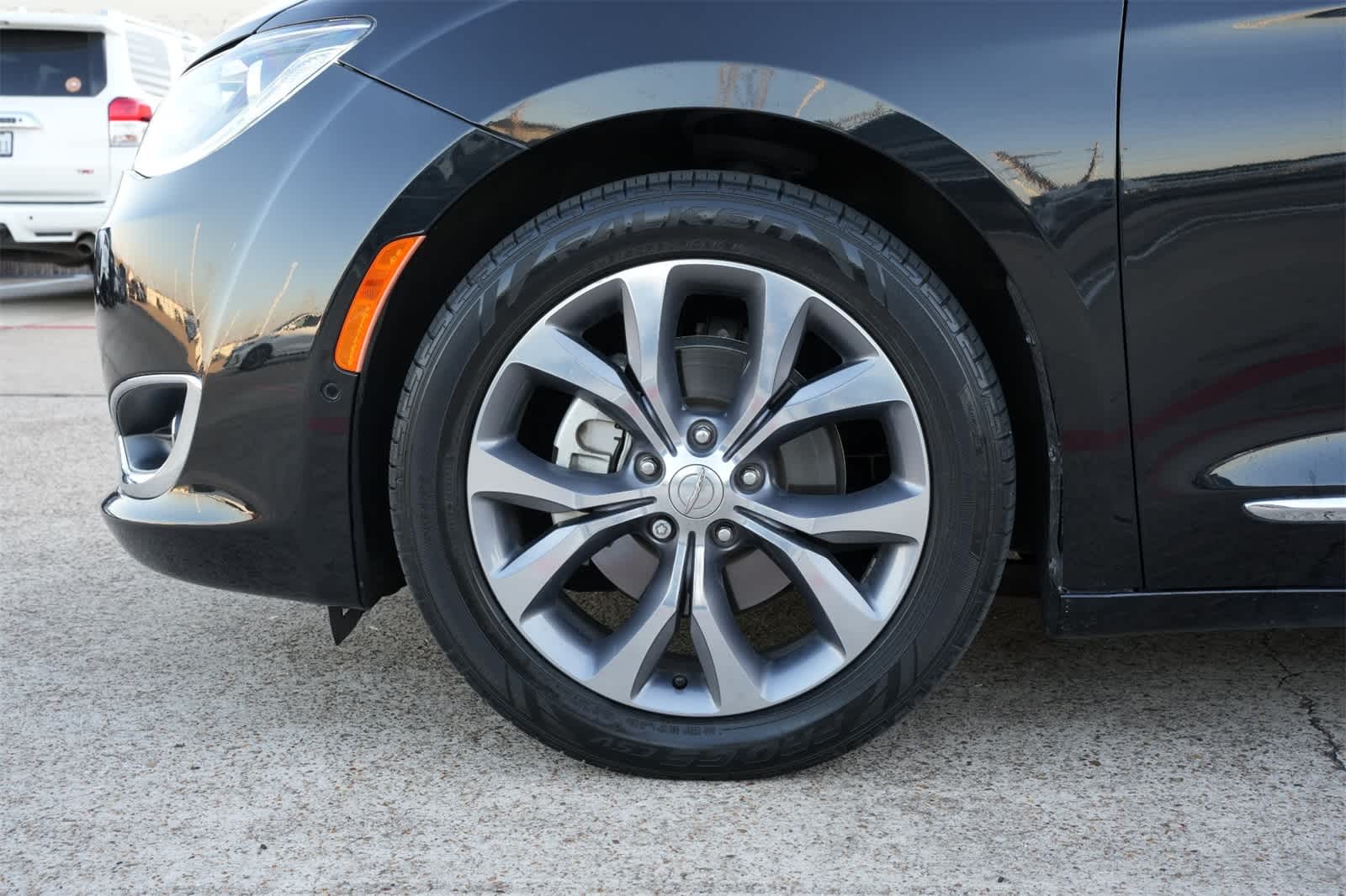 Thumbnail: 2020 Chrysler Pacifica - 25