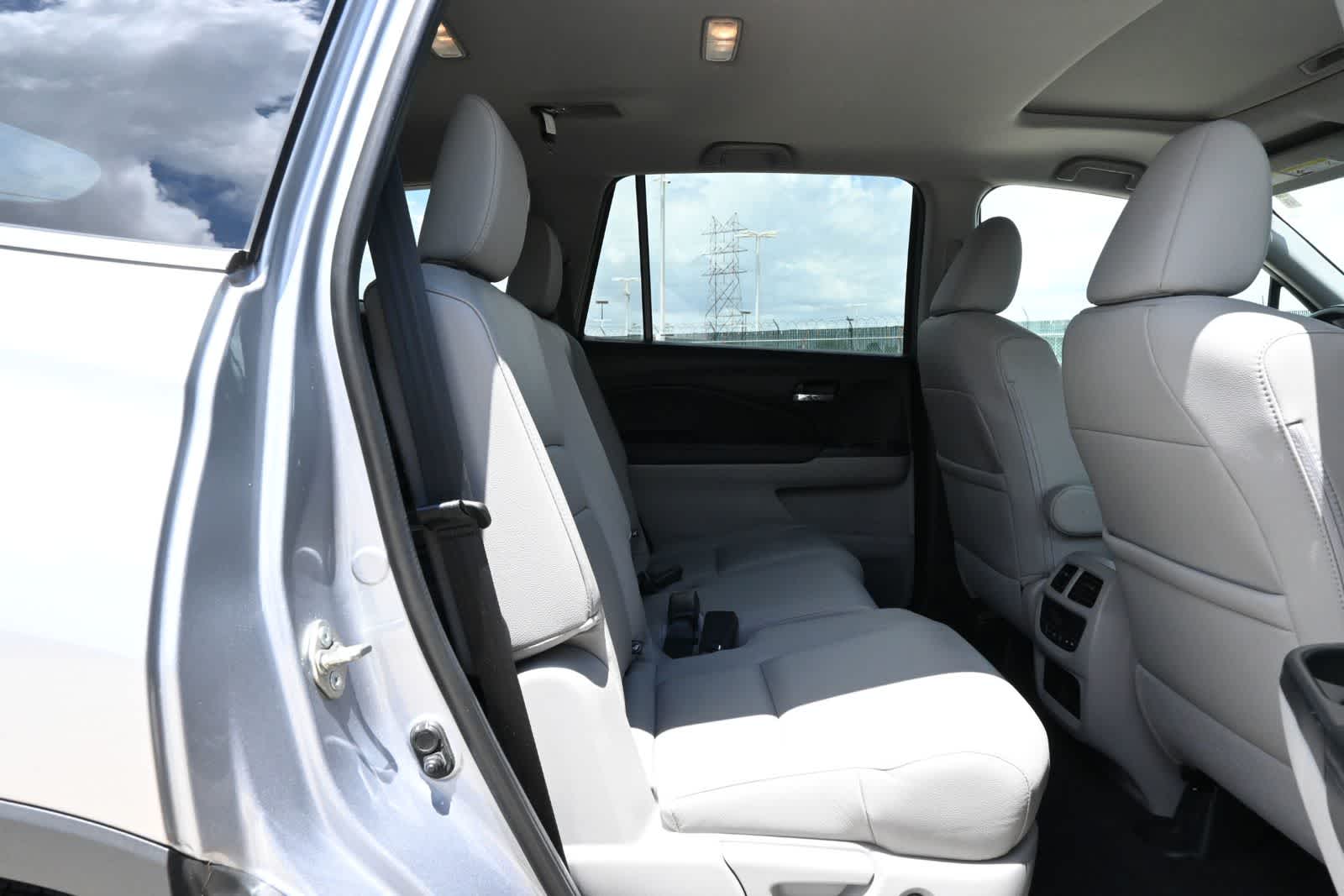 Thumbnail: 2018 Honda Pilot - 22