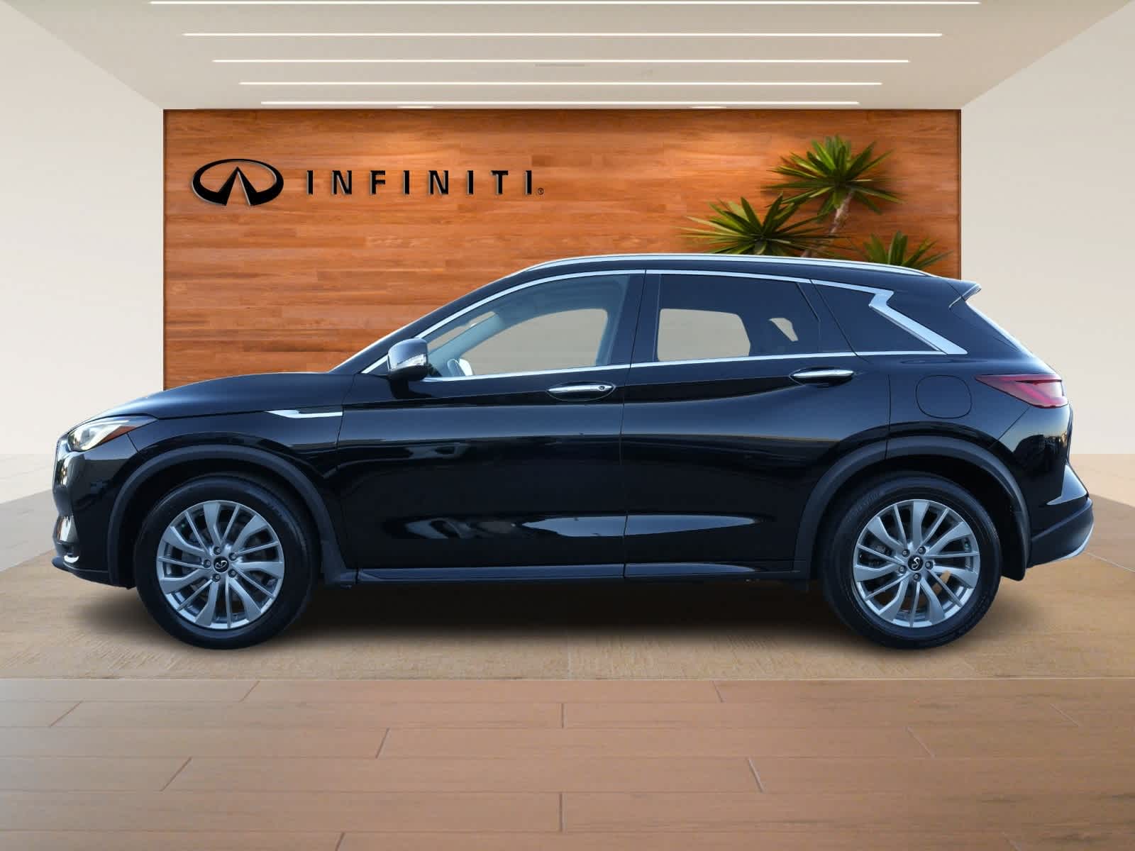 Thumbnail: 2023 INFINITI QX50 - 4
