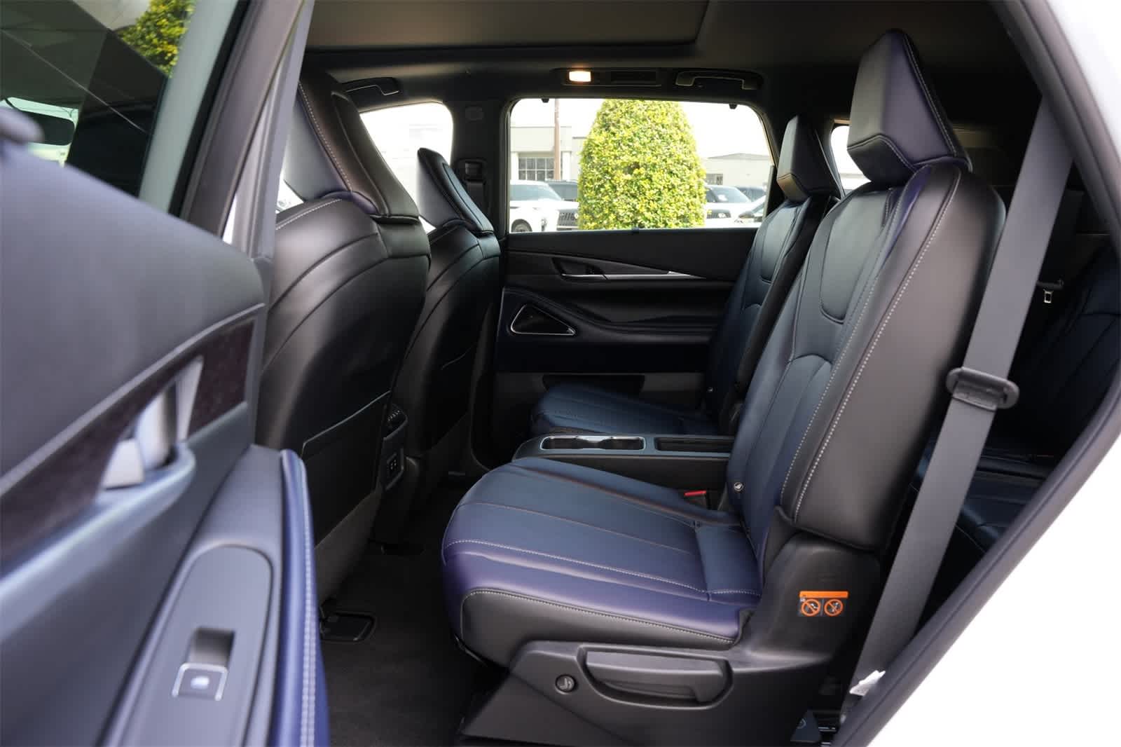 Thumbnail: 2026 INFINITI QX60 - 19