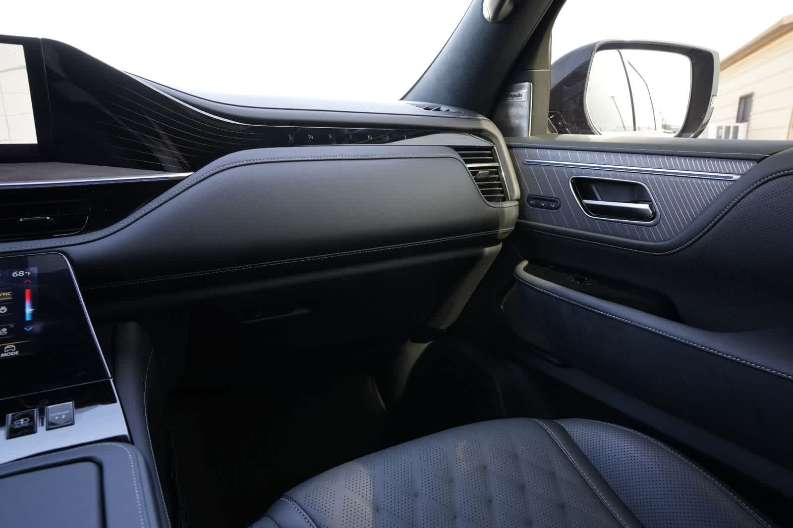 Thumbnail: 2025 INFINITI QX80 - 8