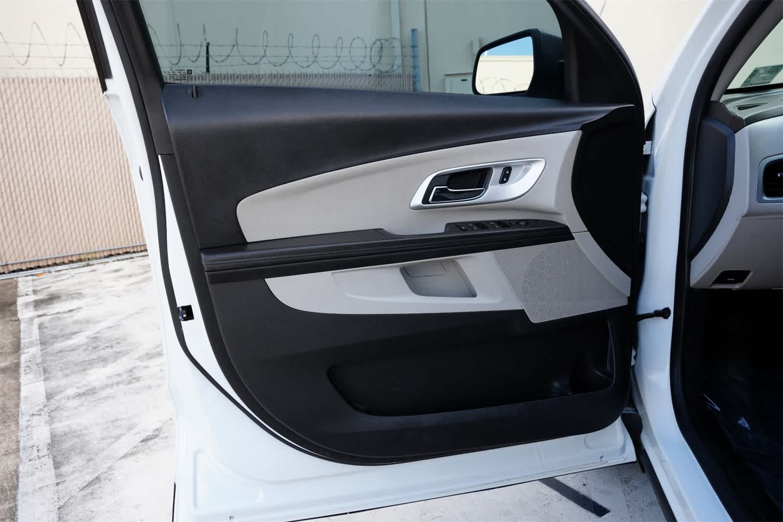 Thumbnail: 2016 Chevrolet Equinox - 17