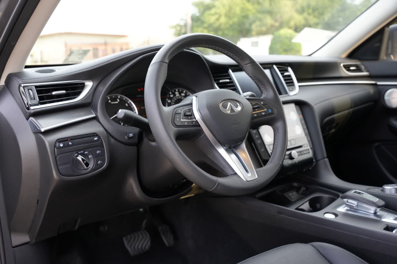 Thumbnail: 2025 INFINITI QX50 - 15