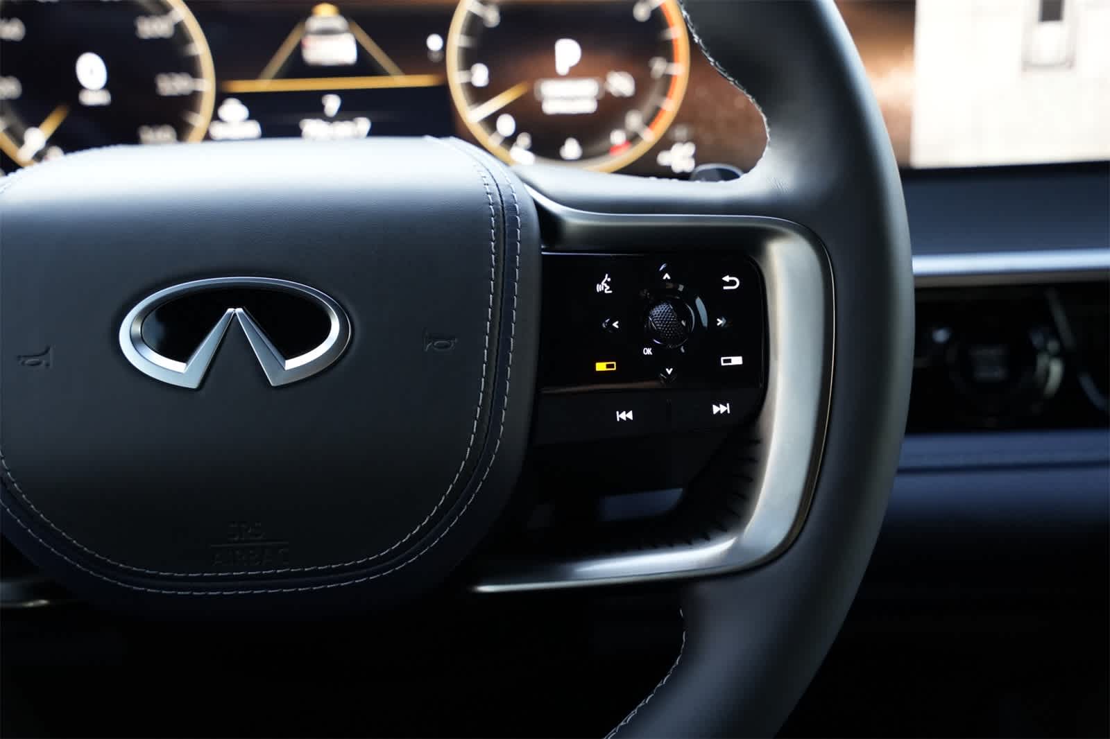 Thumbnail: 2026 INFINITI QX80 - 11