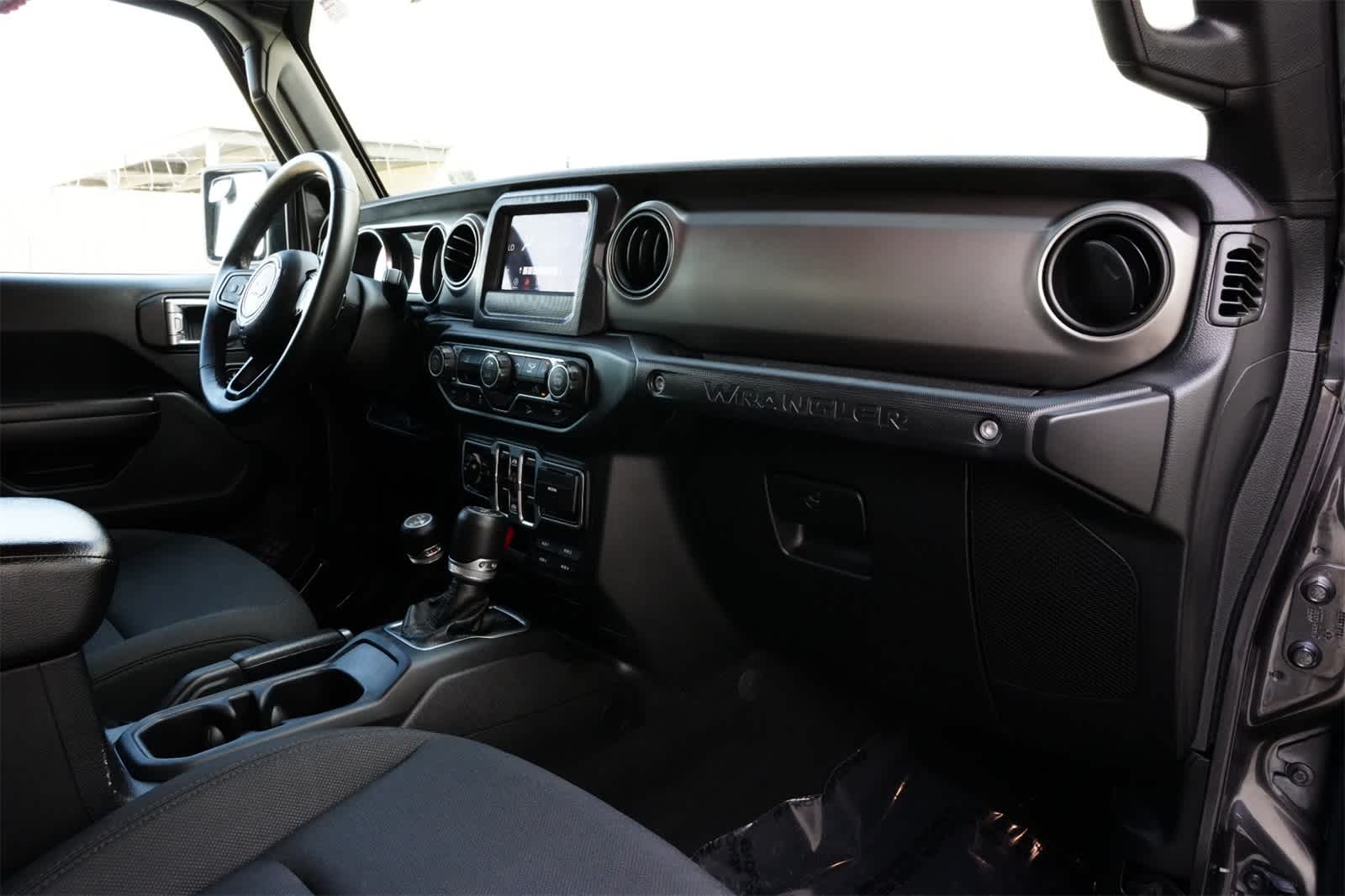 Thumbnail: 2018 Jeep Wrangler - 22
