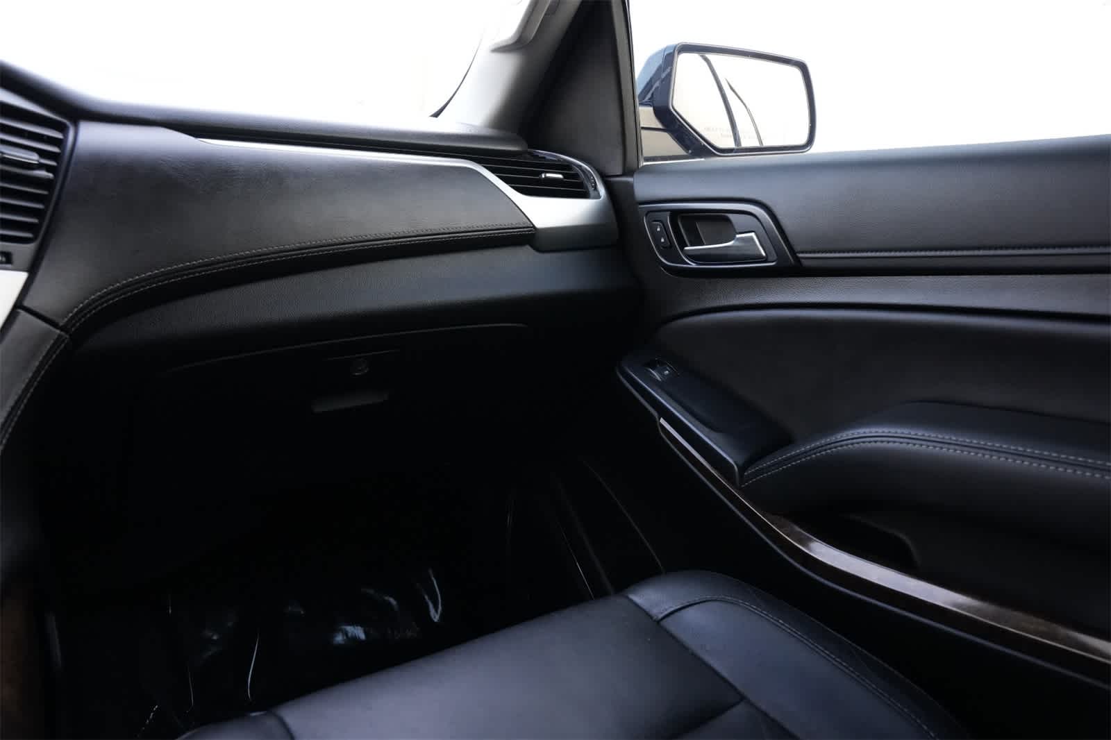 Thumbnail: 2020 Chevrolet Suburban - 8