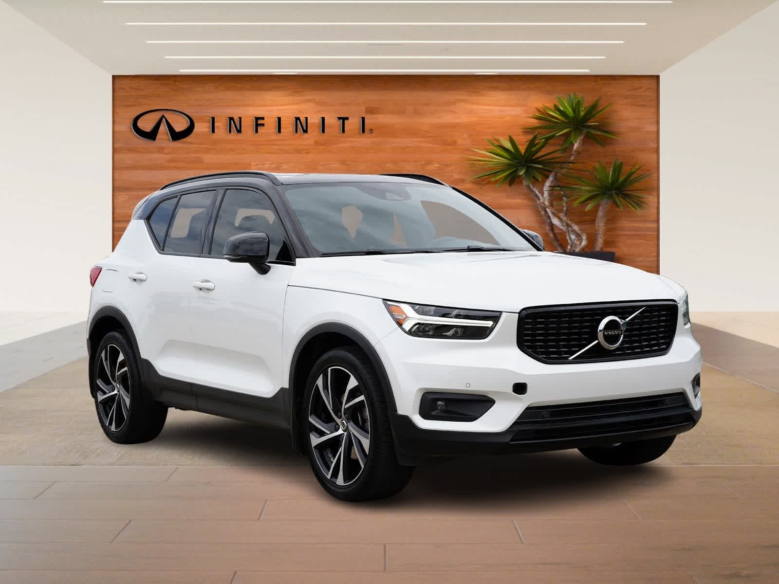 Thumbnail: 2020 Volvo XC40 - 3