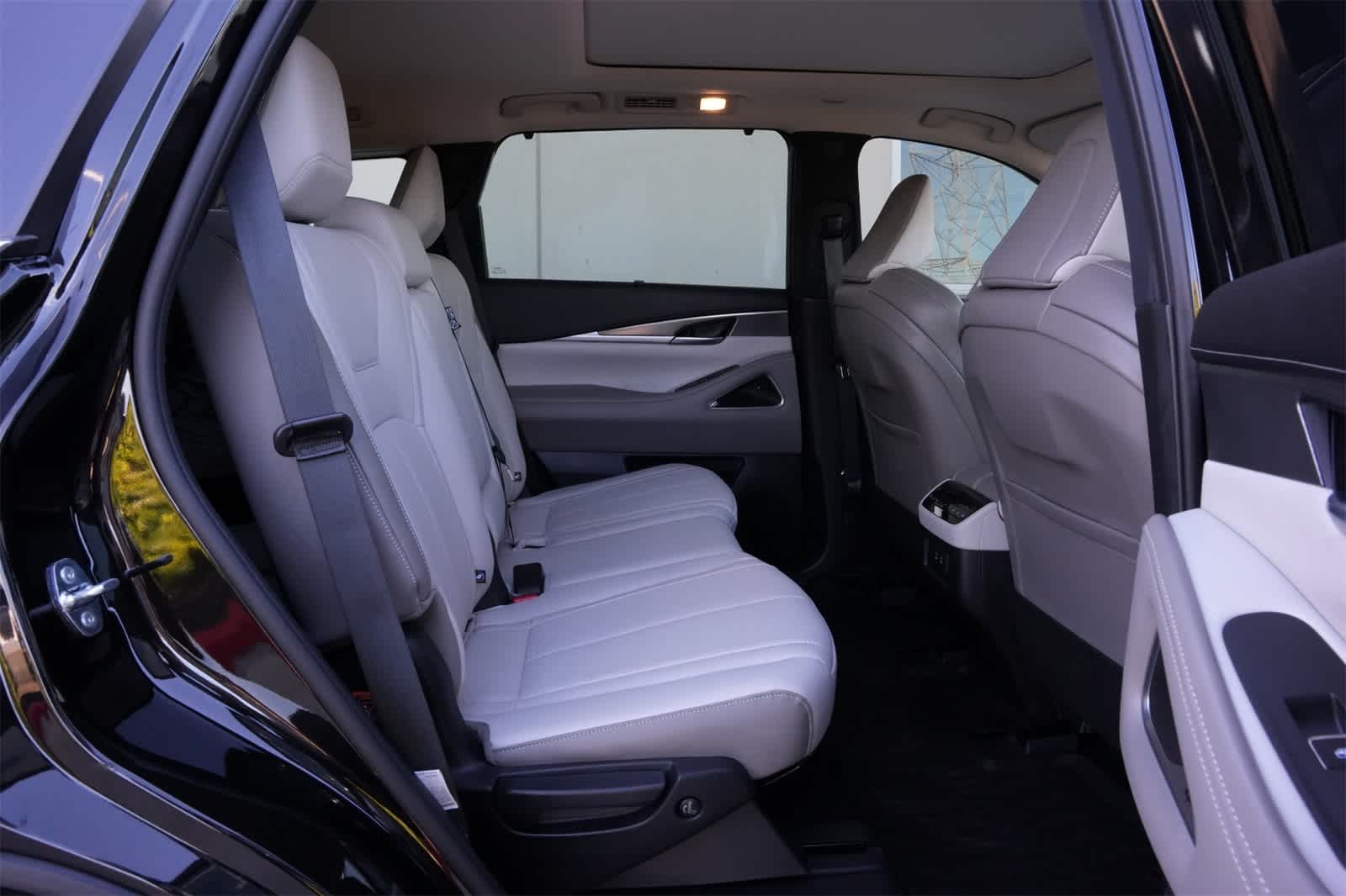 Thumbnail: 2026 INFINITI QX60 - 22