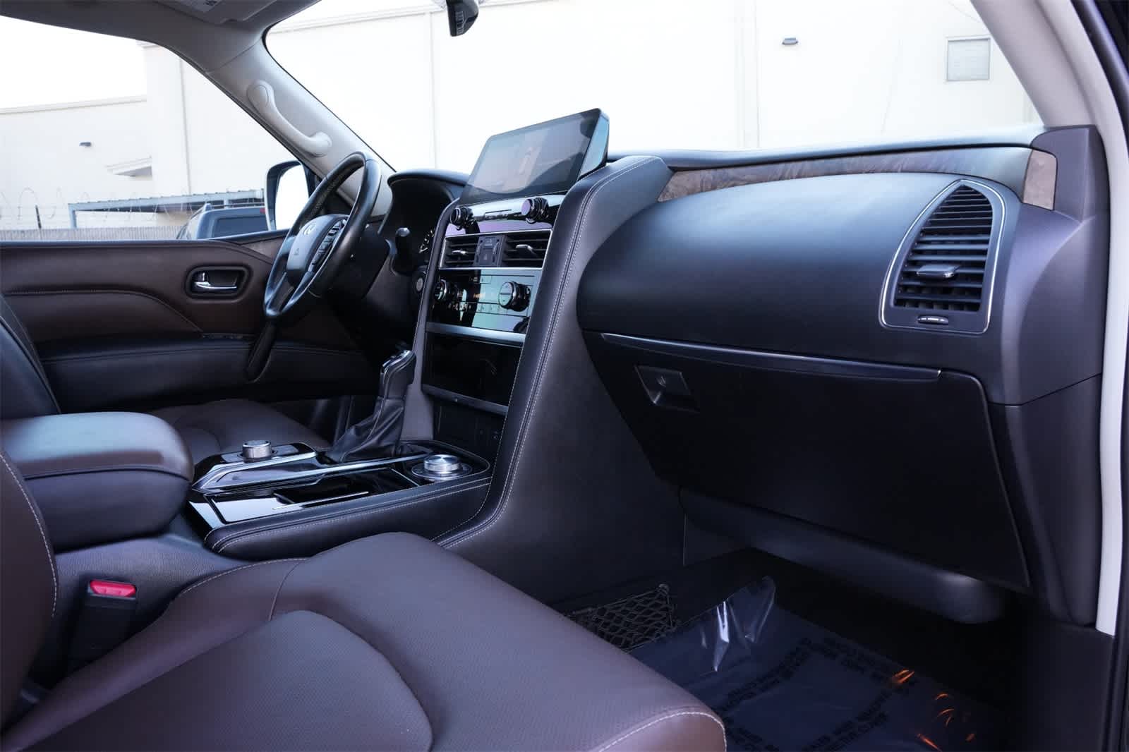 Thumbnail: 2023 INFINITI QX80 - 21