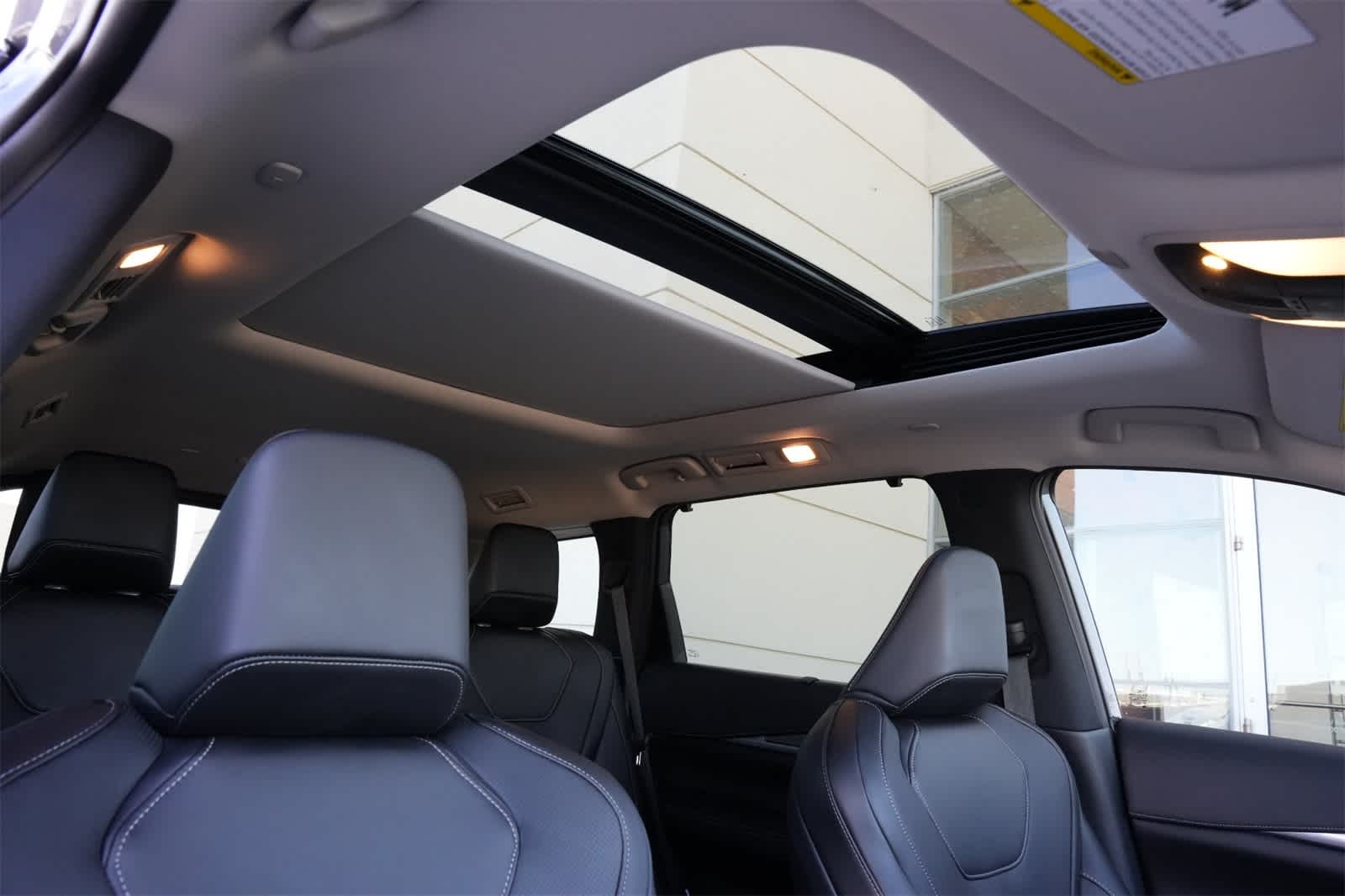 Thumbnail: 2026 INFINITI QX60 - 25