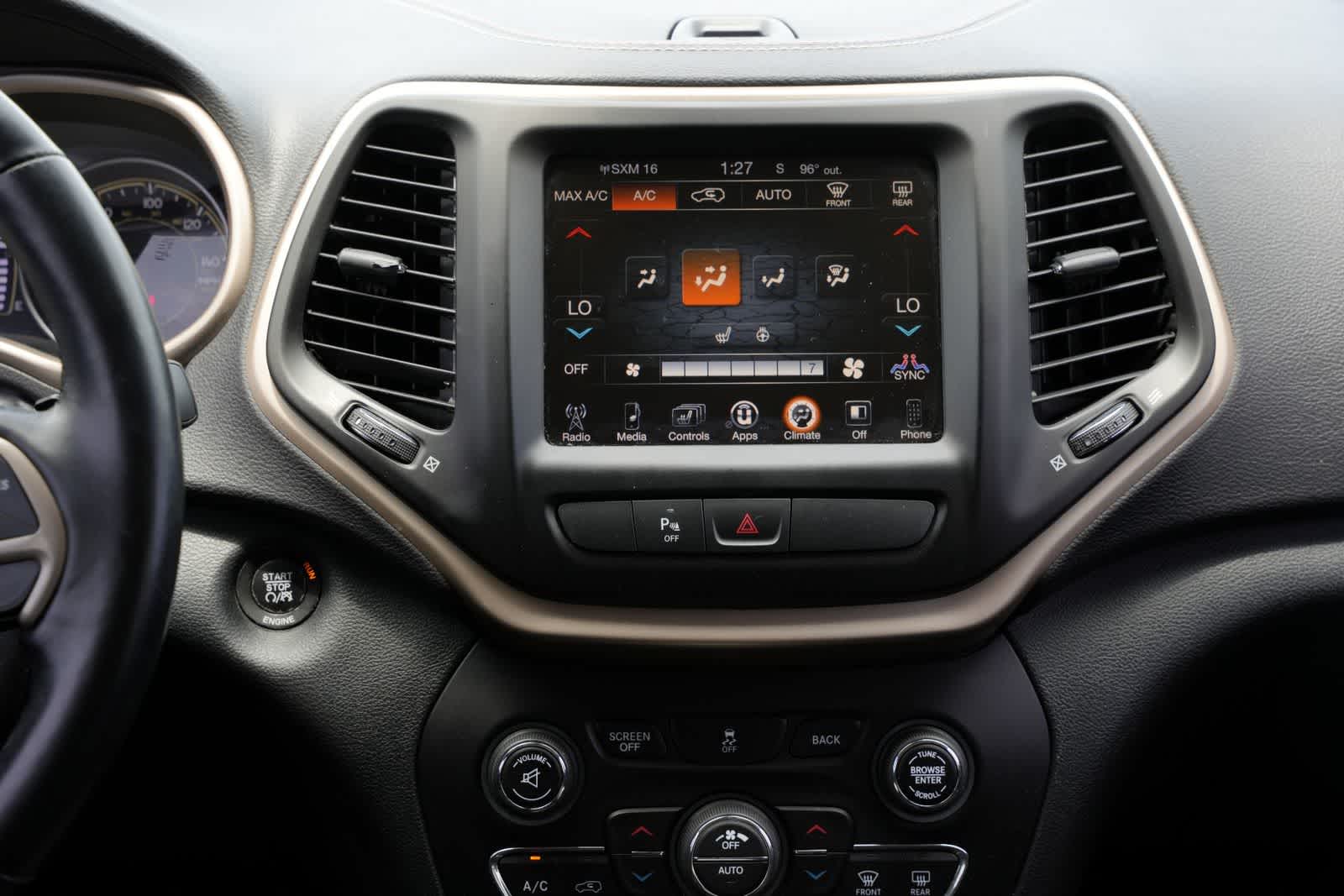 Thumbnail: 2016 Jeep Cherokee - 13