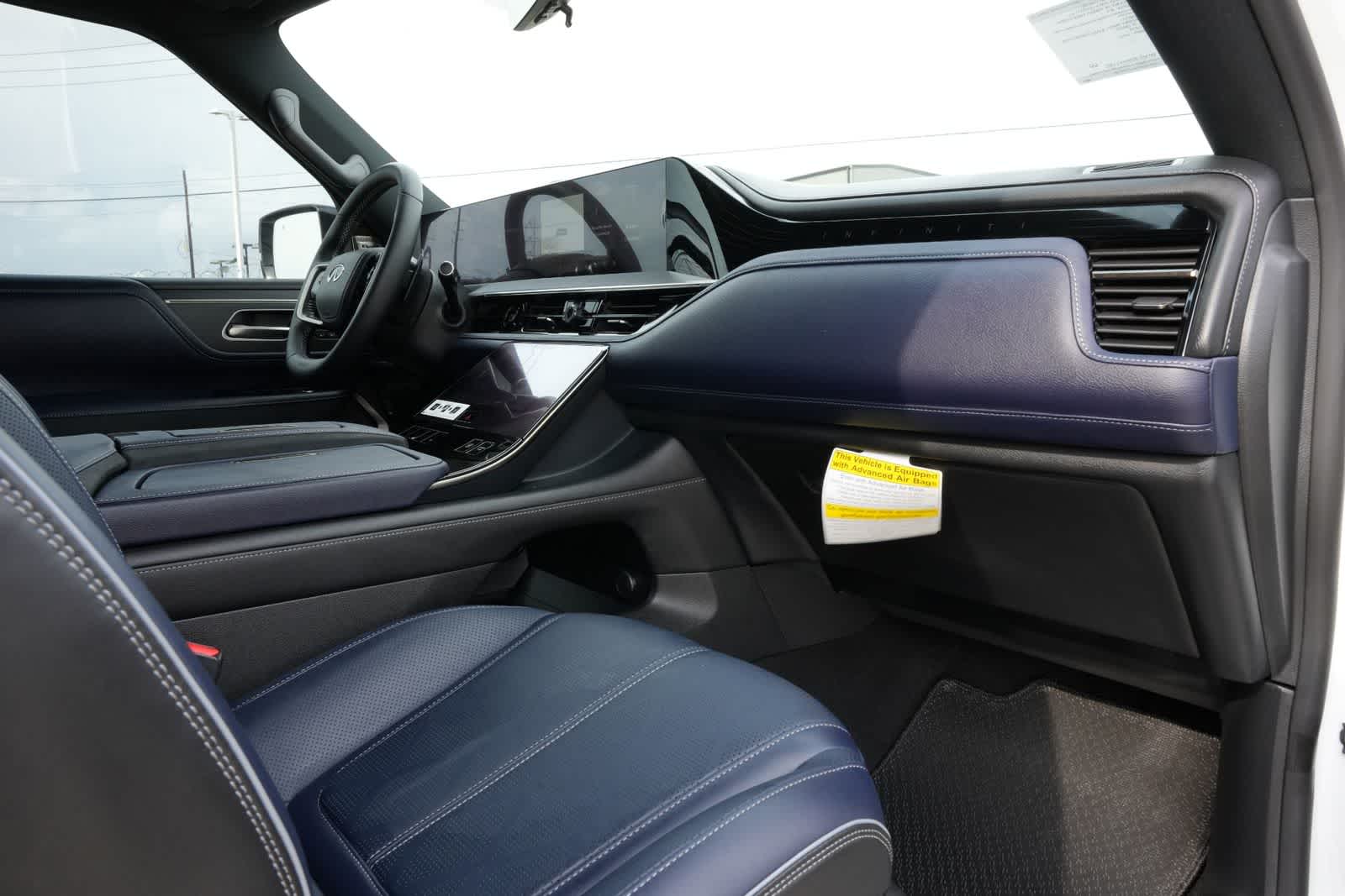 Thumbnail: 2026 INFINITI QX80 - 23