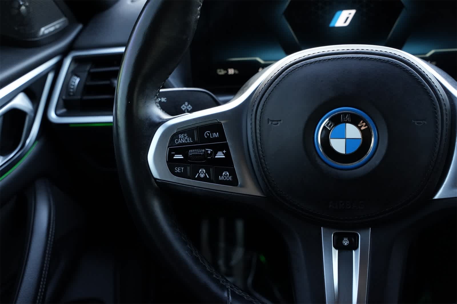 Thumbnail: 2023 BMW i4 - 10