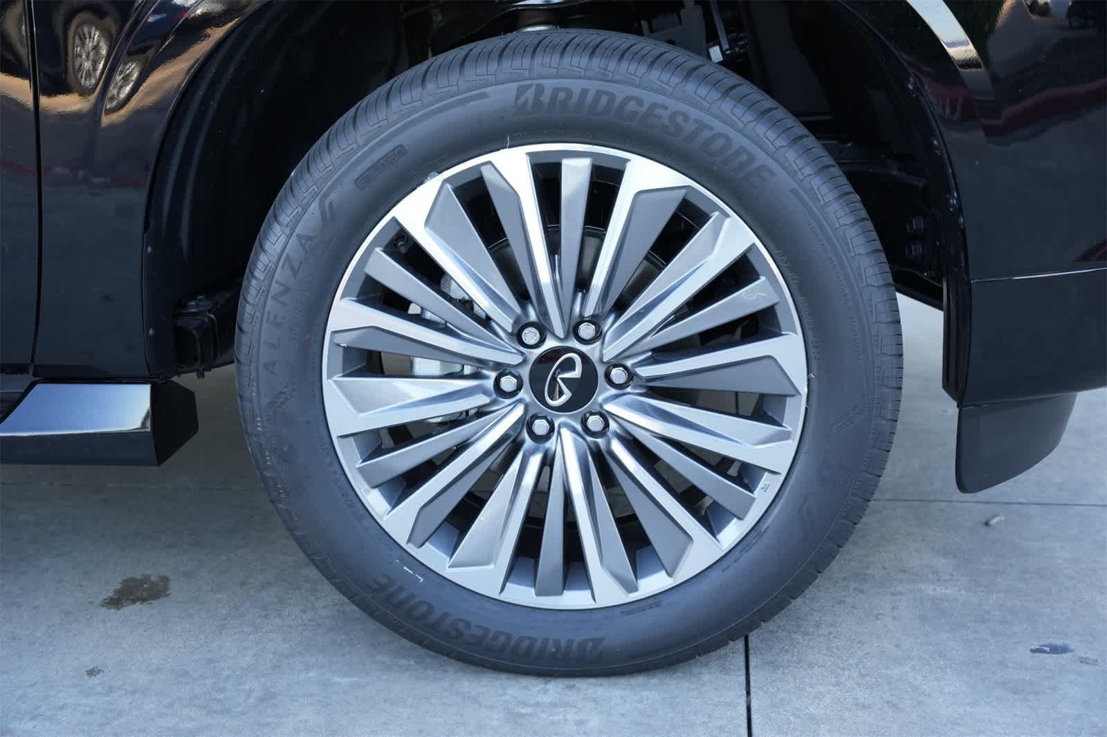 Thumbnail: 2025 INFINITI QX80 - 24