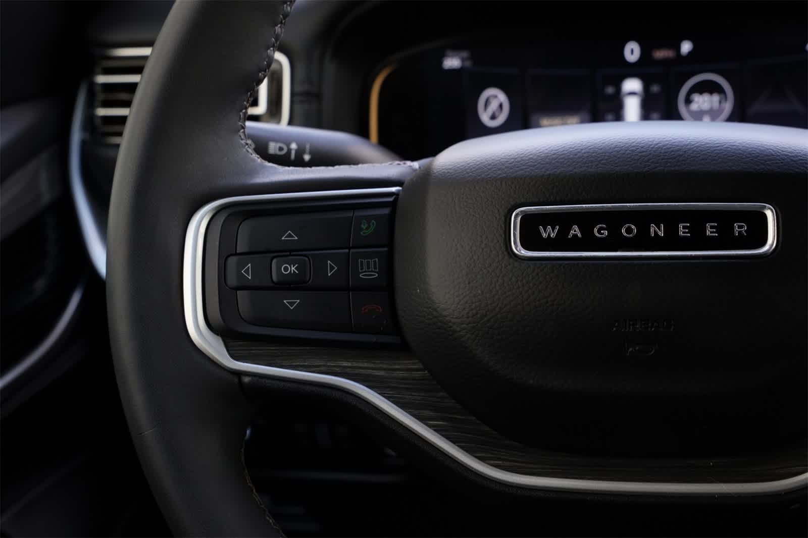Thumbnail: 2022 Jeep Wagoneer - 10