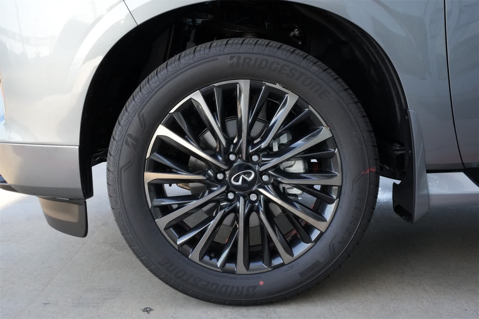 Thumbnail: 2026 INFINITI QX80 - 26