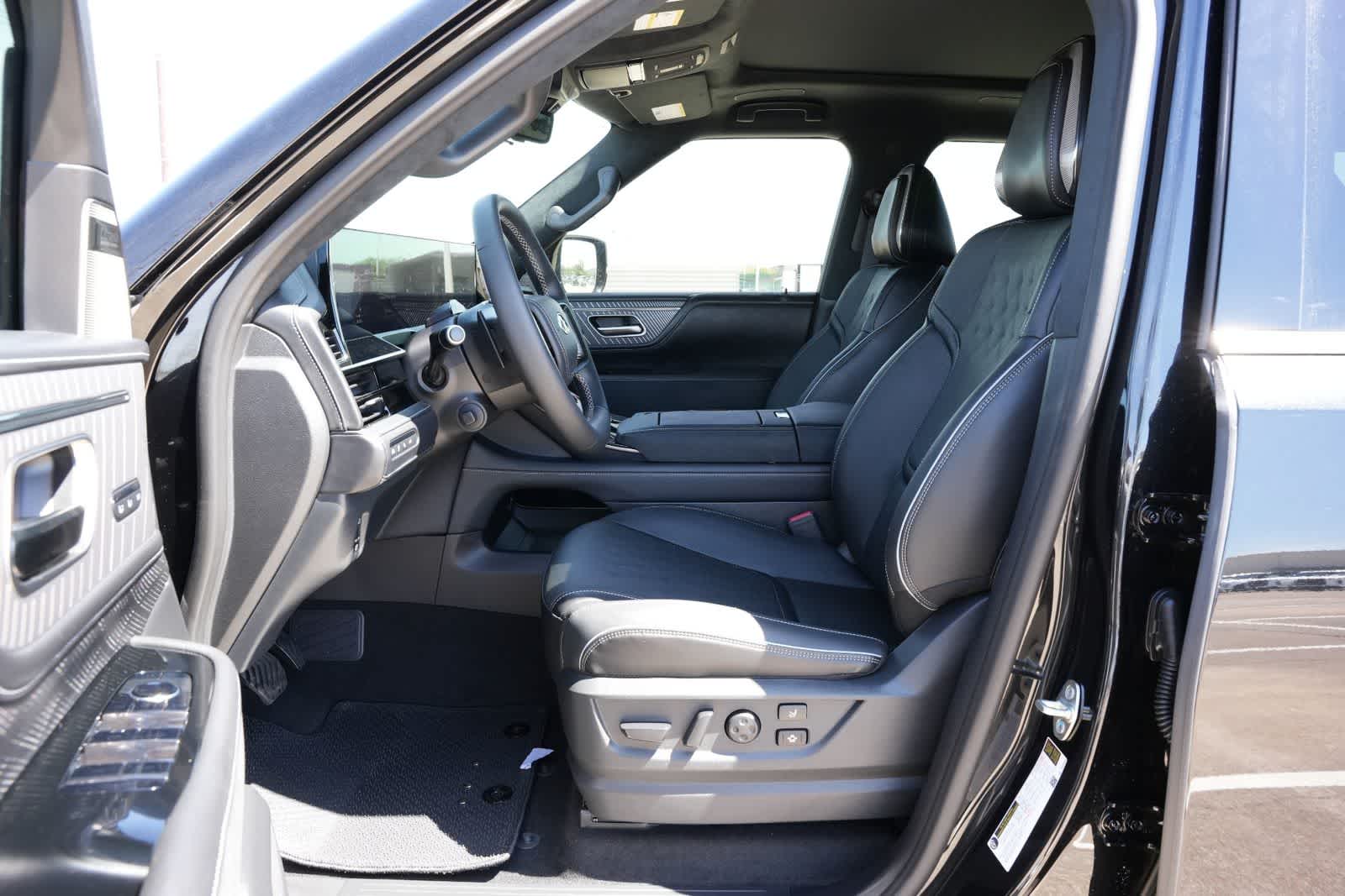 Thumbnail: 2026 INFINITI QX80 - 17