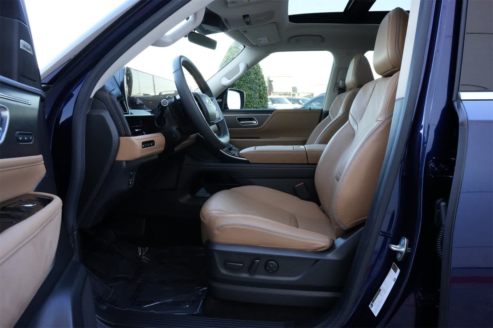 Thumbnail: 2025 INFINITI QX80 - 17