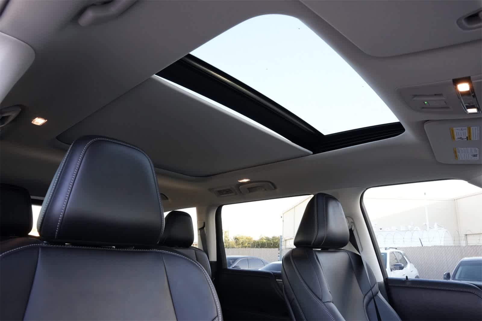 Thumbnail: 2026 INFINITI QX80 - 23