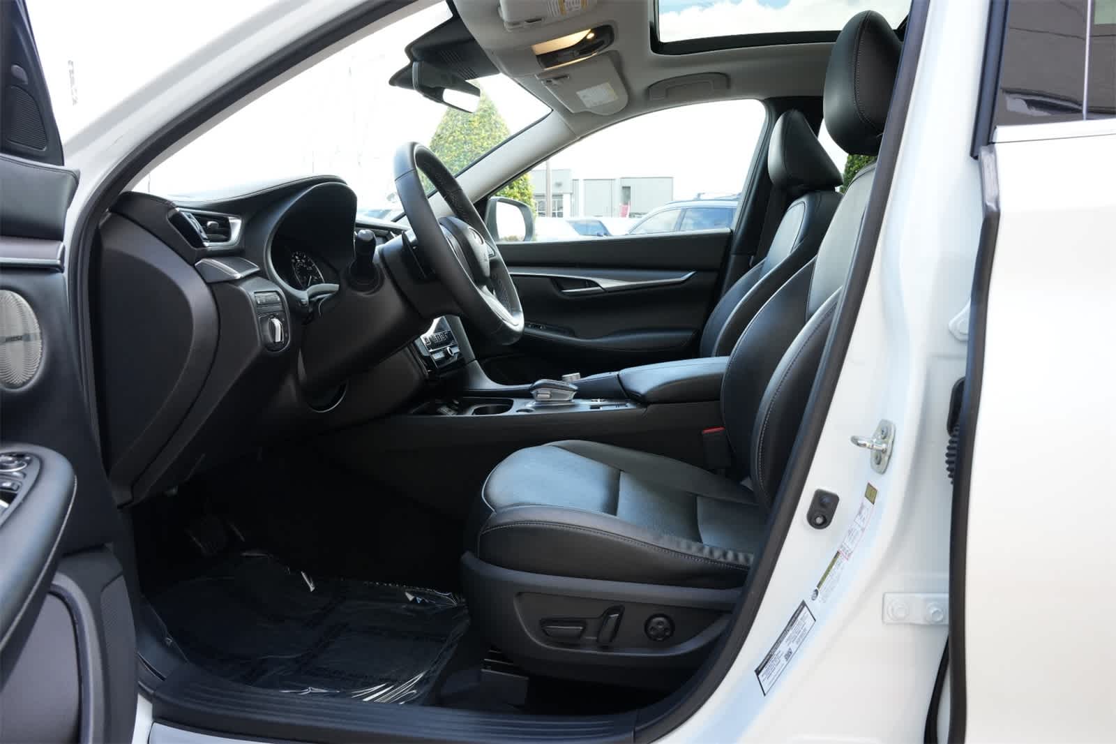 Thumbnail: 2023 INFINITI QX50 - 16