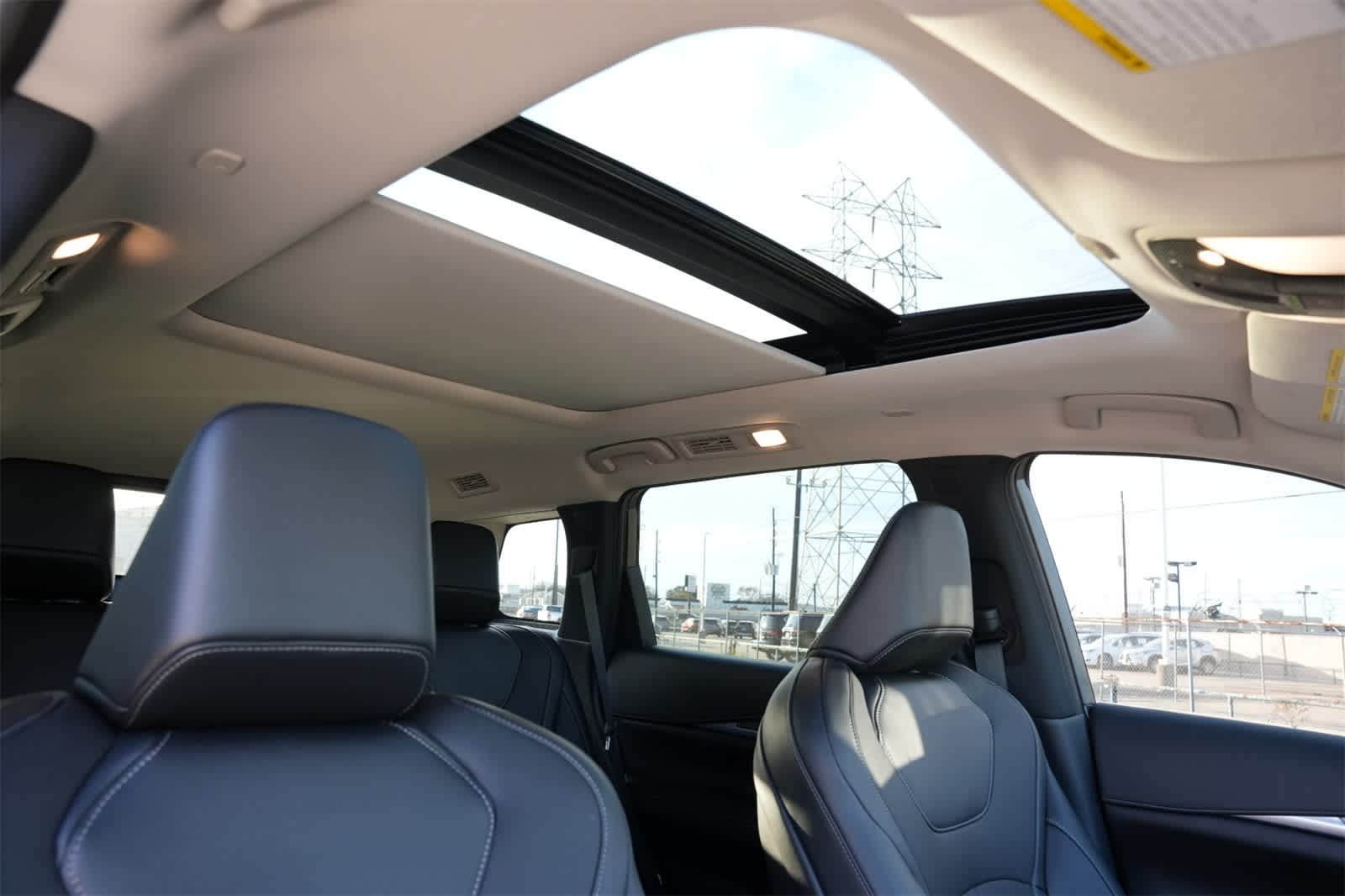 Thumbnail: 2026 INFINITI QX60 - 25