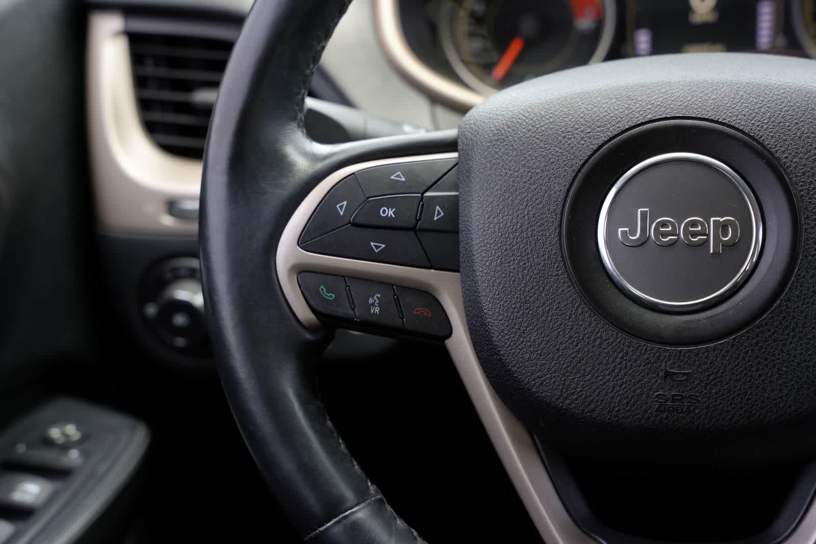 Thumbnail: 2016 Jeep Cherokee - 10
