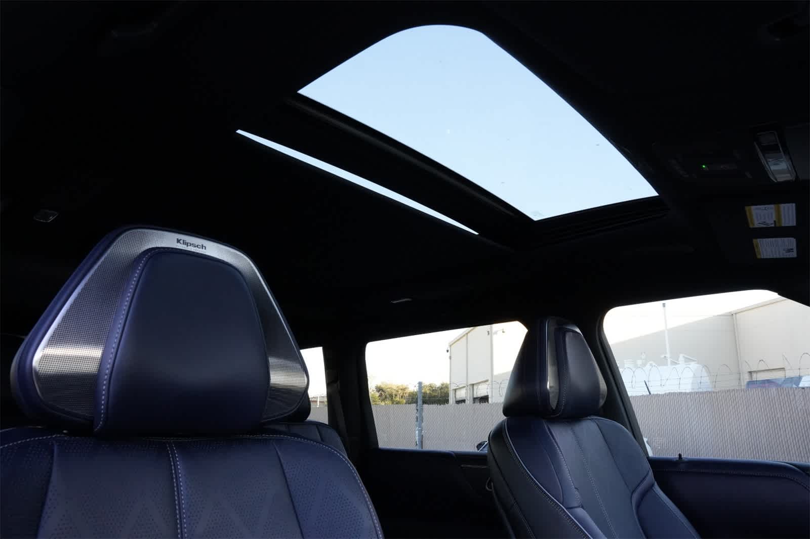 Thumbnail: 2026 INFINITI QX80 - 25