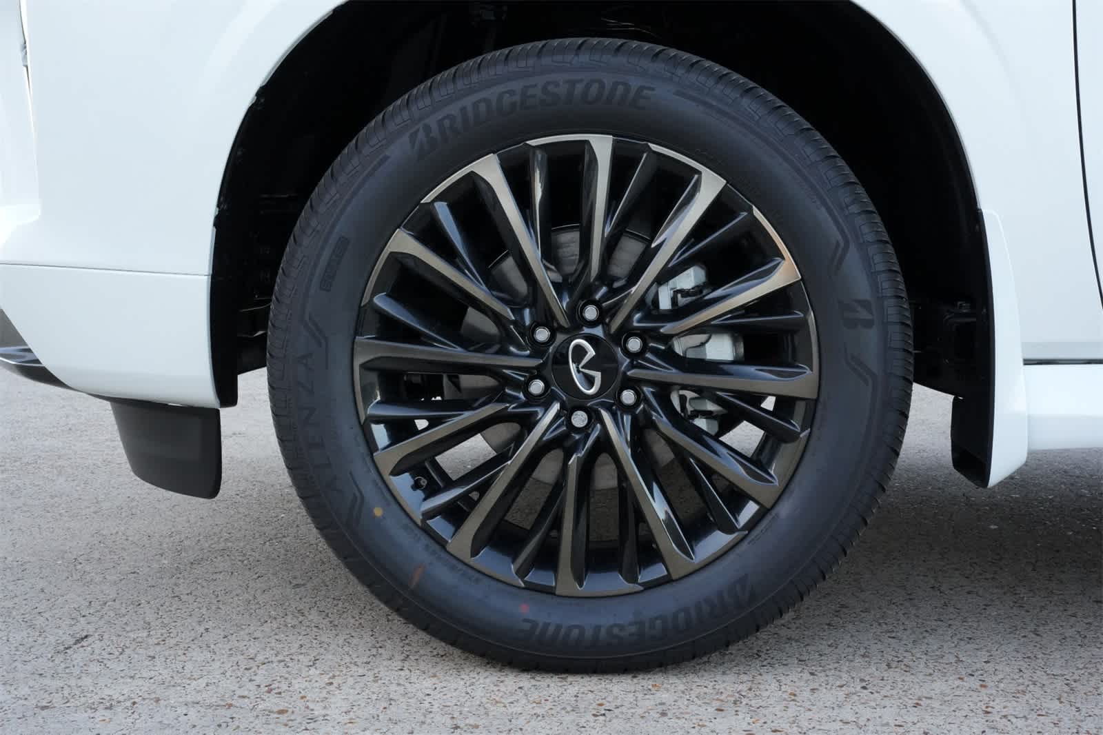 Thumbnail: 2026 INFINITI QX80 - 27