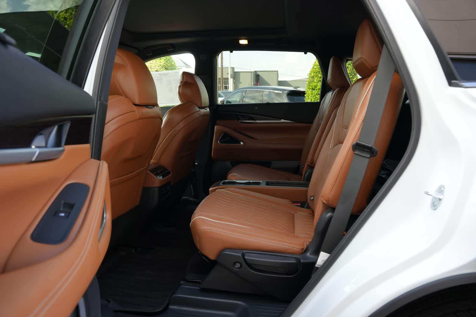 Thumbnail: 2027 INFINITI QX60 - 17