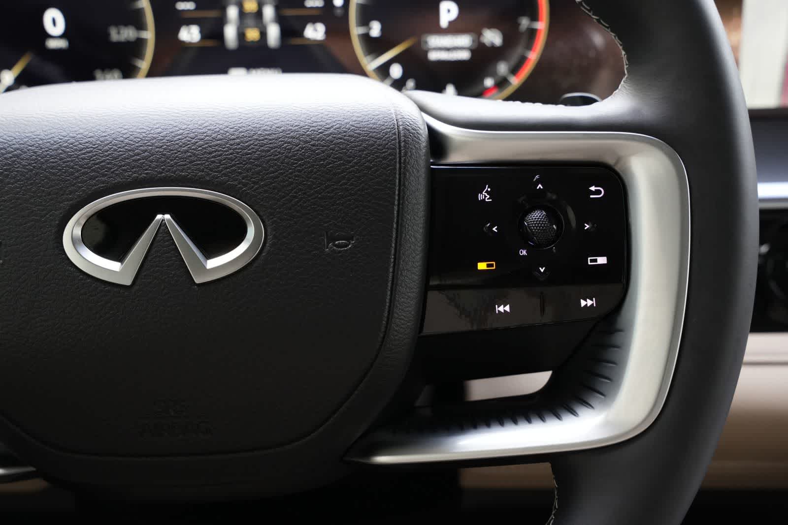 Thumbnail: 2026 INFINITI QX80 - 14