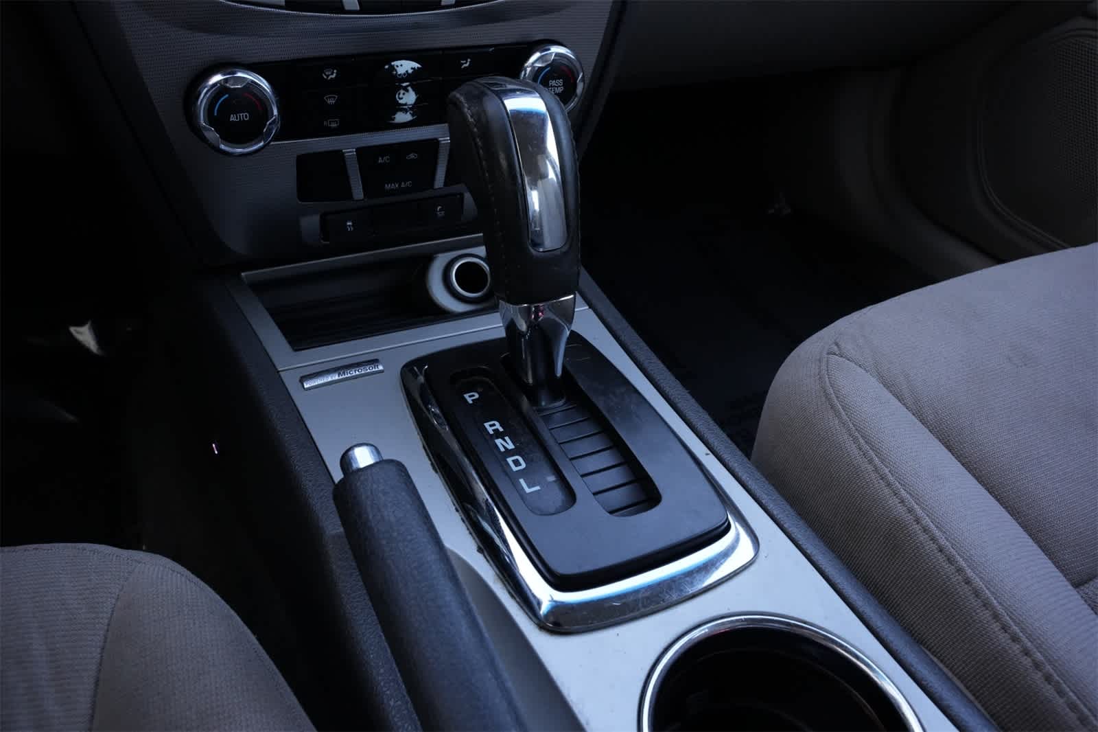 Thumbnail: 2010 Ford Fusion - 13