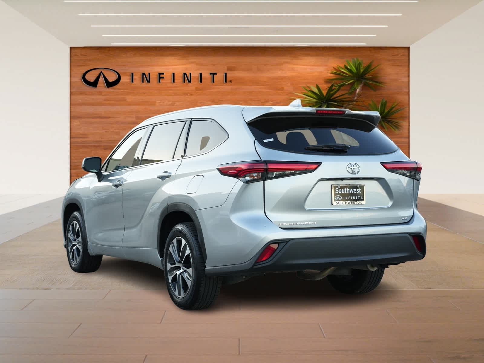 Thumbnail: 2022 Toyota Highlander - 5