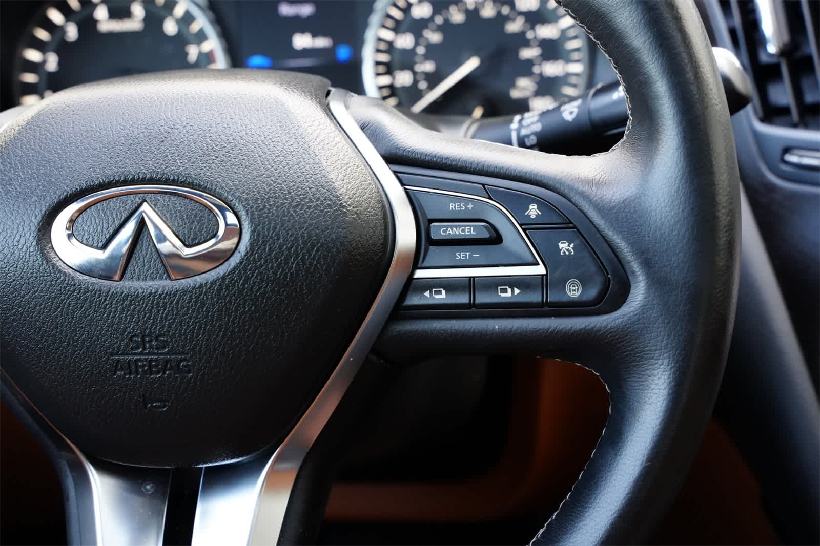 Thumbnail: 2021 INFINITI Q50 - 10