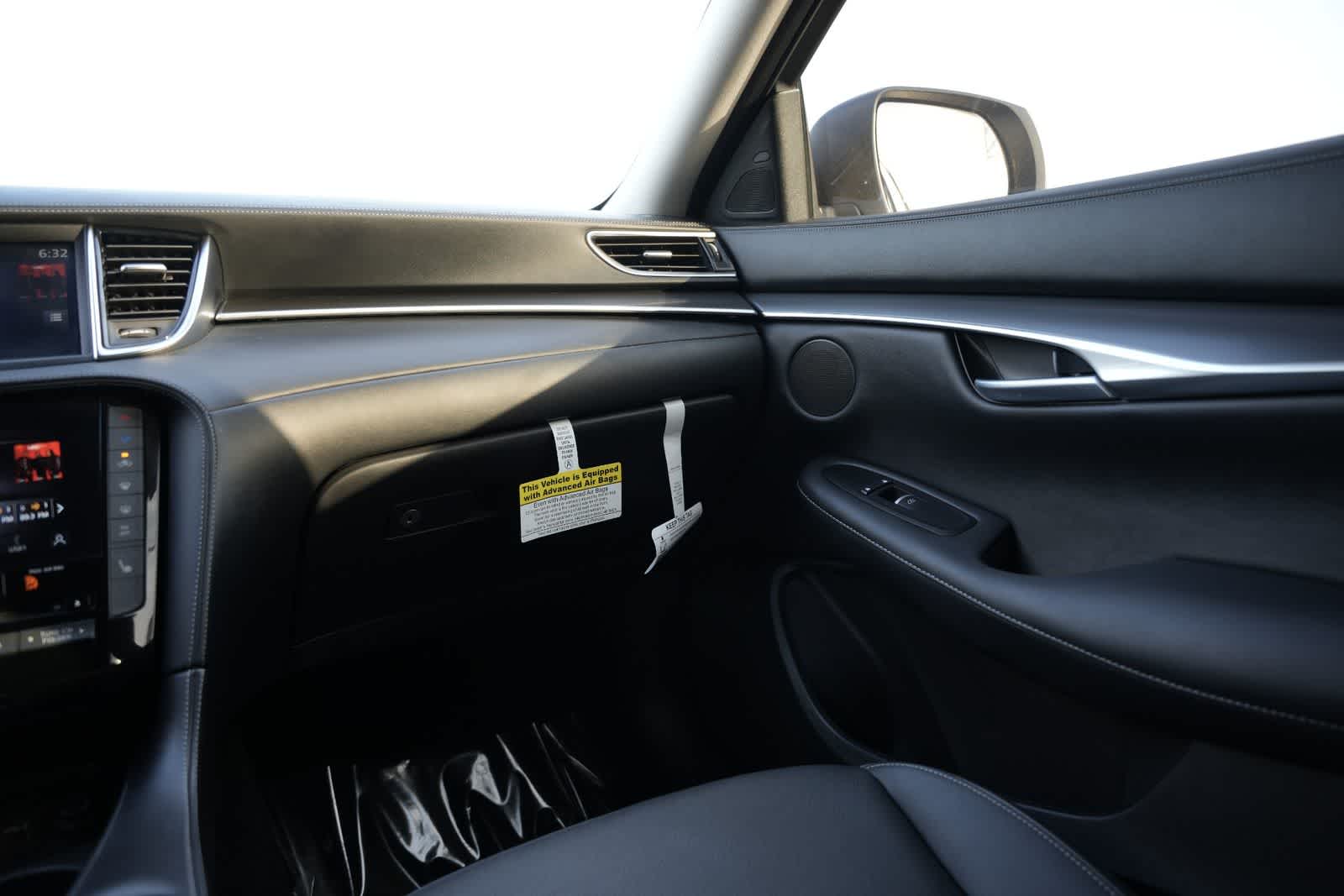 Thumbnail: 2025 INFINITI QX50 - 8