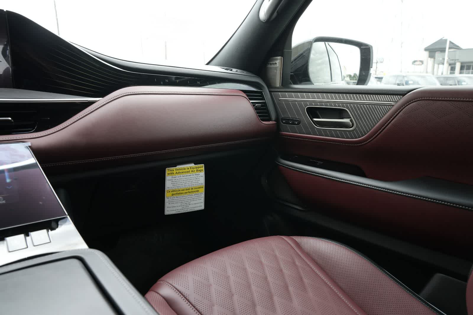 Thumbnail: 2026 INFINITI QX80 - 8