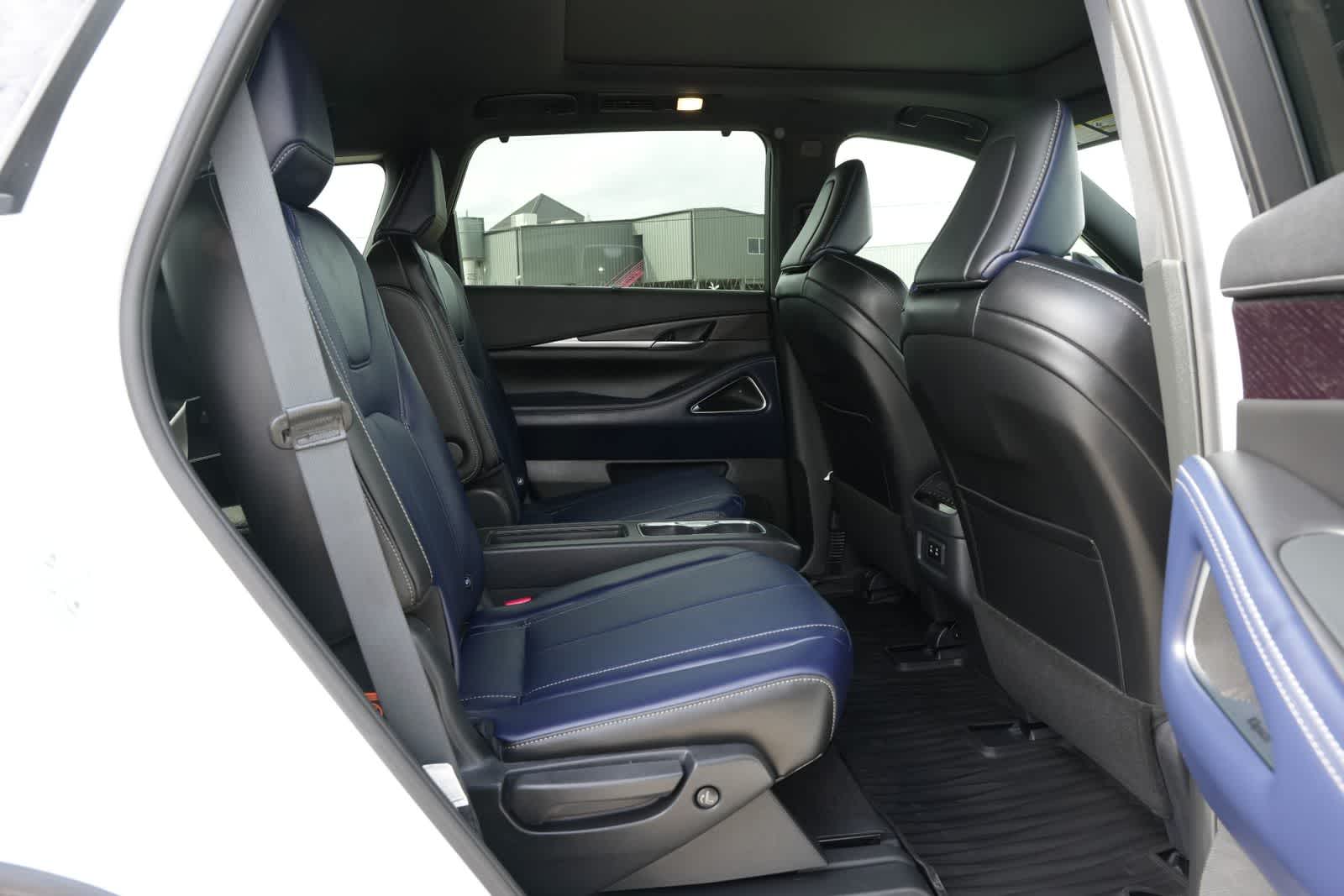 Thumbnail: 2026 INFINITI QX60 - 21