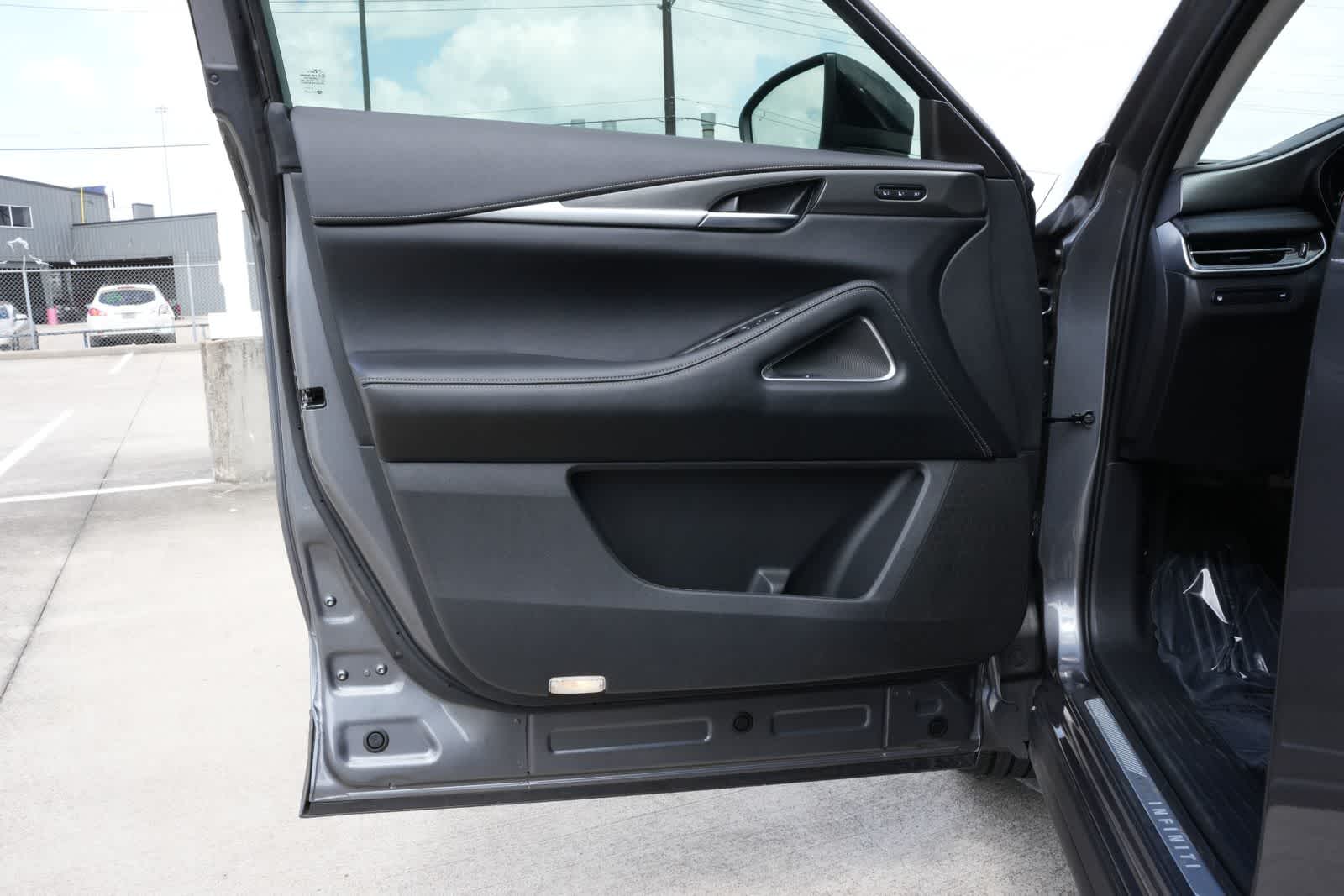 Thumbnail: 2025 INFINITI QX60 - 19