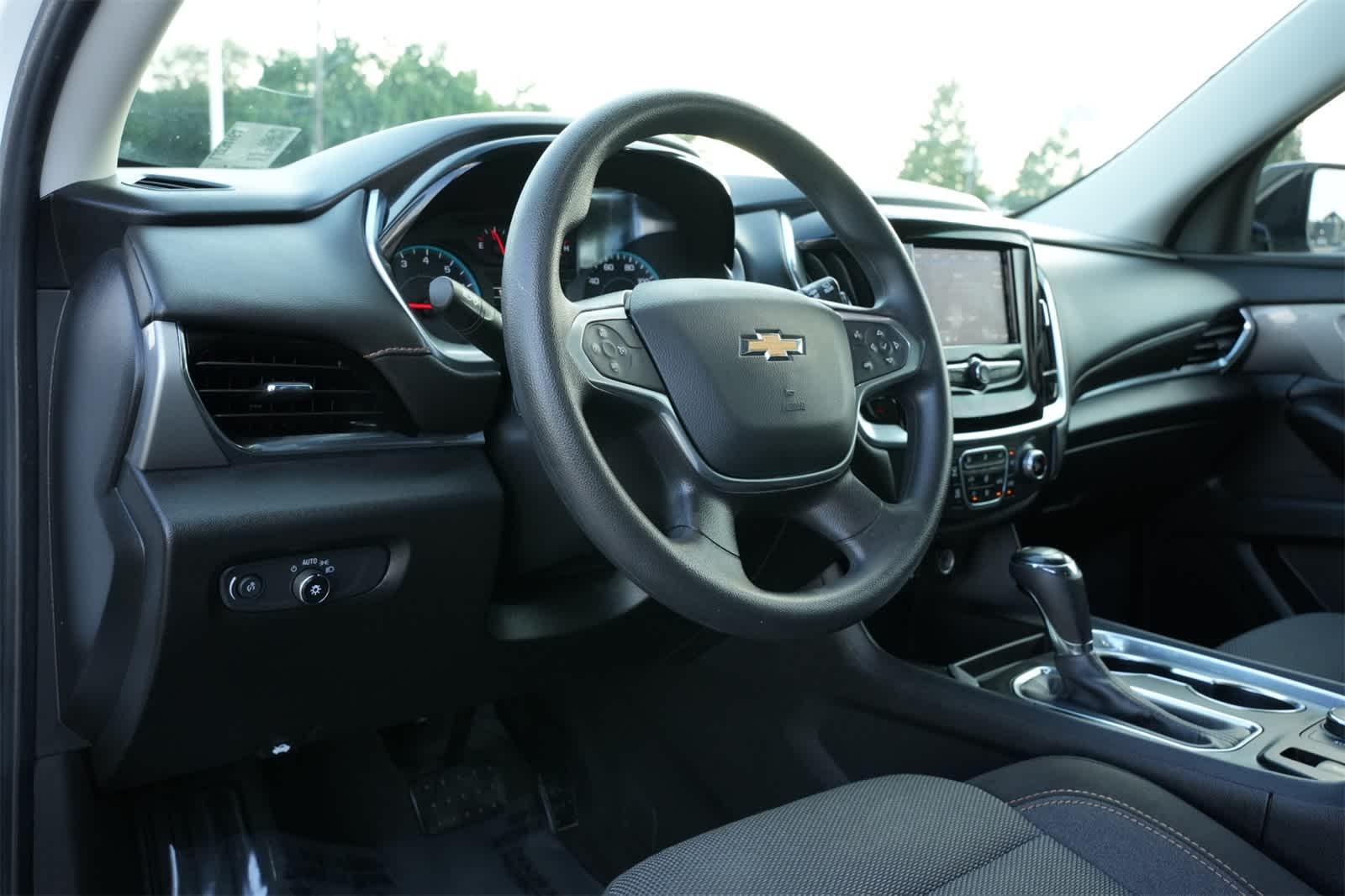 Thumbnail: 2020 Chevrolet Traverse - 16