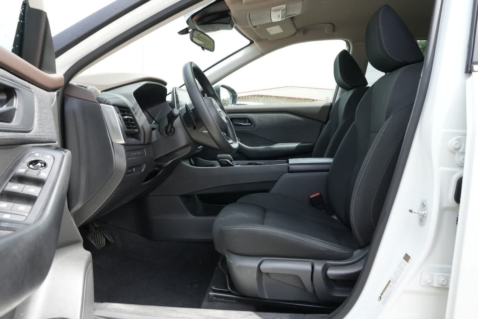 Thumbnail: 2023 Nissan Rogue - 16