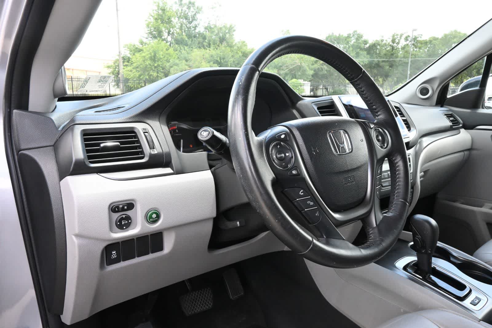Thumbnail: 2018 Honda Pilot - 16