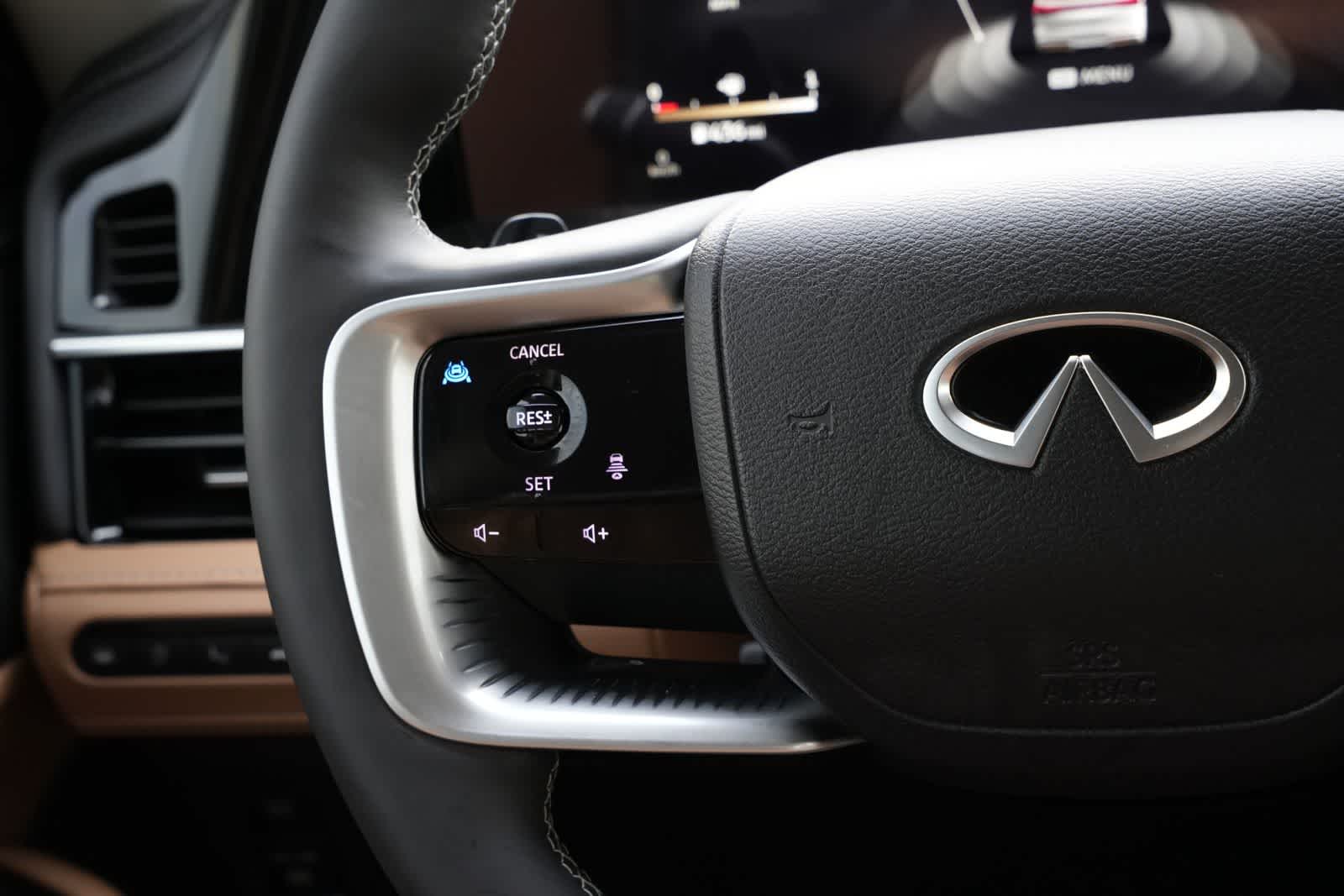 Thumbnail: 2026 INFINITI QX80 - 10