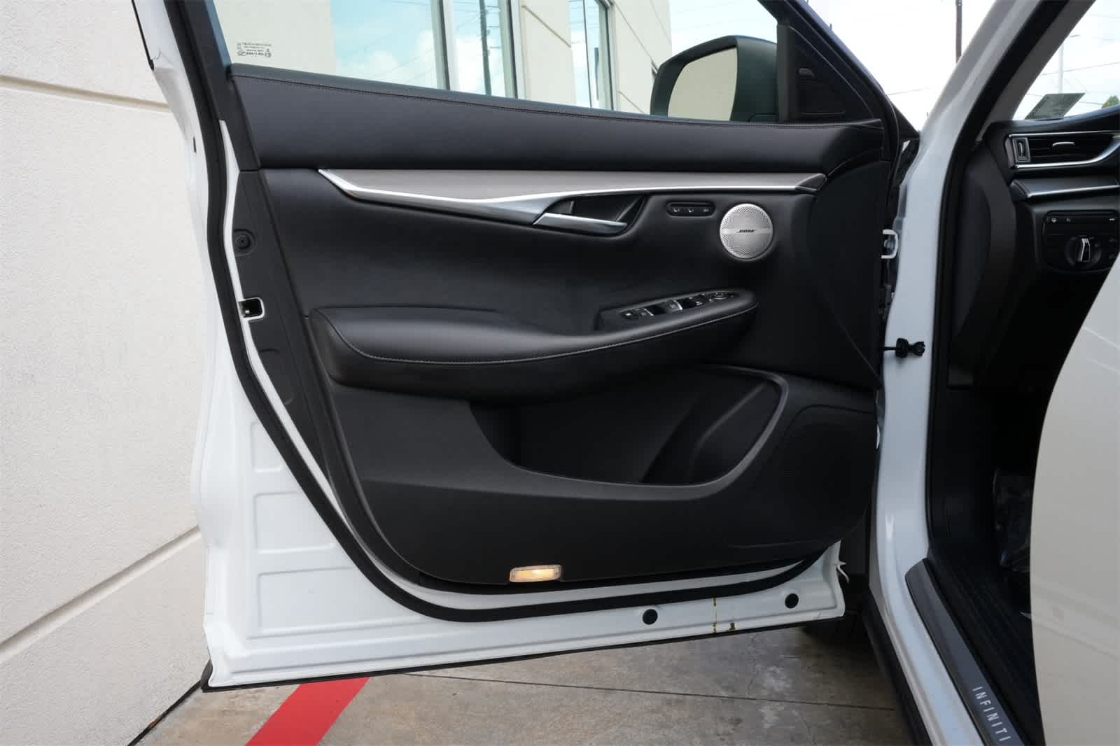 Thumbnail: 2023 INFINITI QX50 - 17